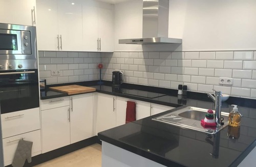 Urbanizacion Pinos Verdes Apartment | 3 Bed Ground Floor - walk to beach/restaurants. Fast Fibre WiFi