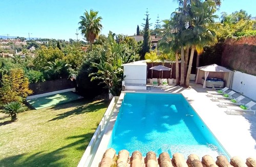 Nueva Andalucia Villa | 300 m² Villa ∙ 5 bedrooms ∙ 10 guests