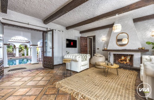 Urbanizacion Costabella Villa | 300 m² Villa ∙ 4 bedrooms ∙ 5 guests