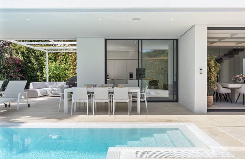 Golden Mile Villa | 300 m² Villa ∙ 5 bedrooms ∙ 10 guests