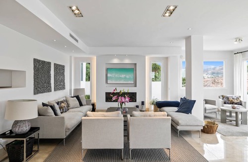 Nueva Andalucia Villa | 319 m² Villa ∙ 5 bedrooms ∙ 10 guests