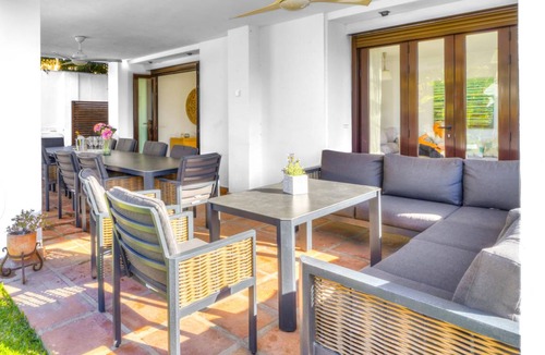 Golden Mile Villa | 350 m² Villa ∙ 7 bedrooms ∙ 15 guests