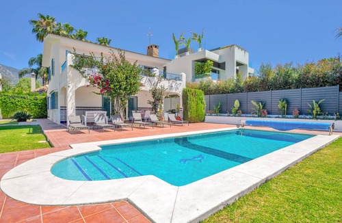 Golden Mile Villa | 380 m² Villa ∙ 5 bedrooms ∙ 10 guests
