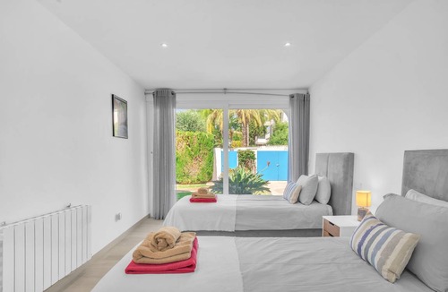Golden Mile Villa | 380 m² Villa ∙ 5 bedrooms ∙ 10 guests