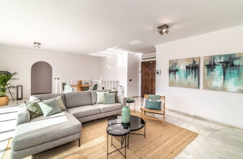Urbanizacion el Rosario Villa | 396 m² Villa ∙ 5 bedrooms ∙ 10 guests
