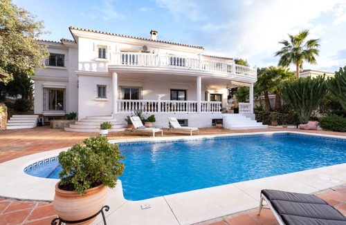 Urbanizacion el Rosario Villa | 410 m² Villa ∙ 5 bedrooms ∙ 10 guests