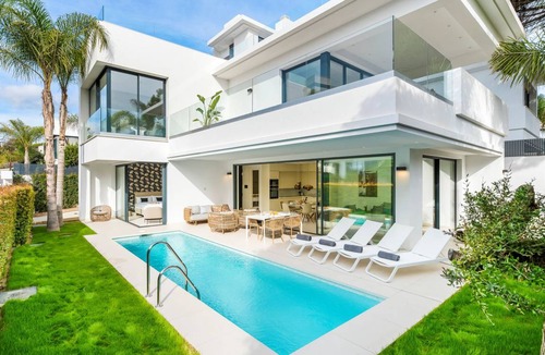 Golden Mile Villa | 434 m² Villa ∙ 4 bedrooms ∙ 10 guests