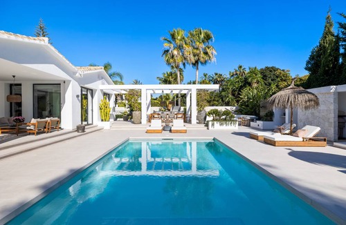 Nueva Andalucia Villa | 600 m² Villa ∙ 5 bedrooms ∙ 10 guests