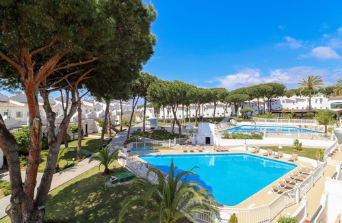 Urbanizacion Hacienda las Chapas House | 70 m² House ∙ 1 bedroom ∙ 2 guests