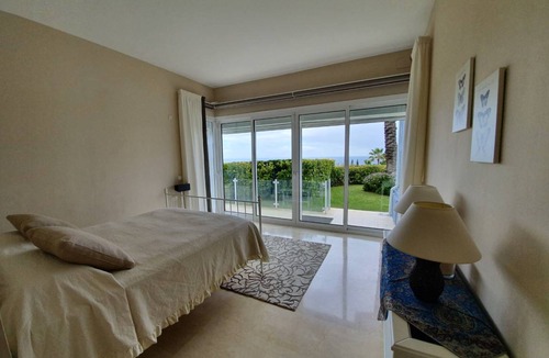 Elviria Villa | 801 m² Villa ∙ 5 bedrooms ∙ 10 guests