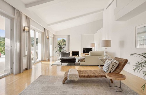 Urbanizacion Hacienda las Chapas Villa | 827 m² Villa ∙ 7 bedrooms ∙ 14 guests