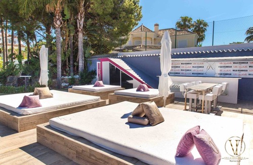 Elviria Villa | 925 m² Villa ∙ 8 bedrooms ∙ 15 guests
