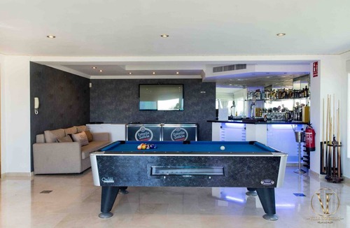 Elviria Villa | 925 m² Villa ∙ 8 bedrooms ∙ 15 guests
