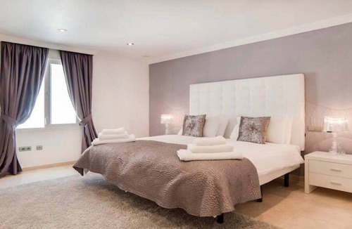 Elviria Villa | 925 m² Villa ∙ 8 bedrooms ∙ 15 guests