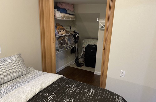 Paine Field-Lake Stickney House | Adorable fully remodeled Suite with Kitchen and office area