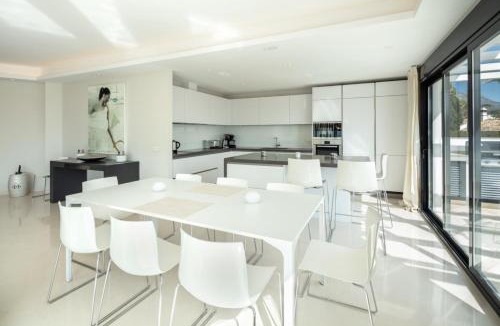 Puerto Banus Villa | All About Villa Breeze