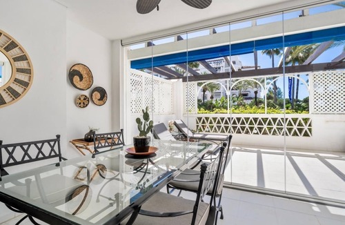 Puerto Banus Apartment | Apartment in Las Gaviotas for 4 people | 2-B04