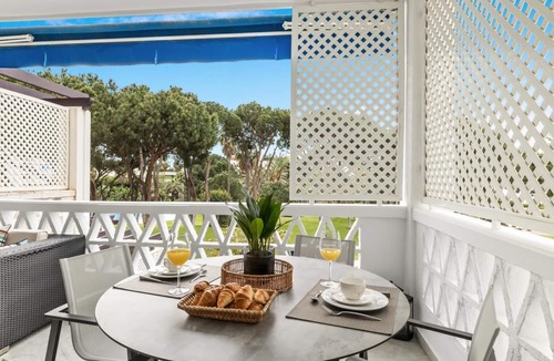 Puerto Banus Apartment | Apartment in Playas del Duque for 6 people| Casa Sevilla 102