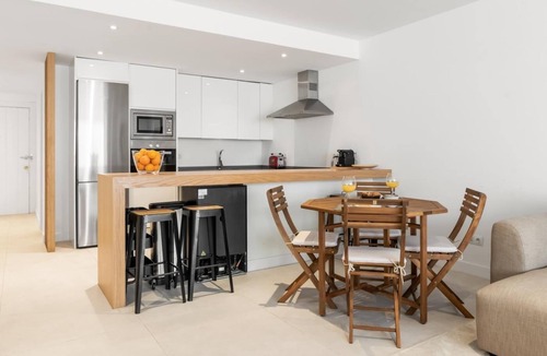 Puerto Banus Apartment | Apartment in Playas del Duque for 6 people | Casa Cadiz 101