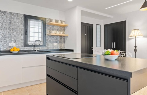 Puerto Banus Apartment | Apartment in Playas del Duque for 5 people | Casa Cadiz 412A