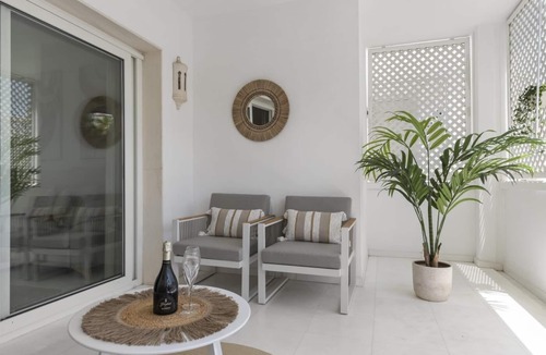 Puerto Banus Apartment | Apartment in Las Gaviotas for 6 people | 2-202