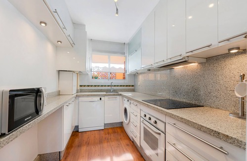 Urbanizacion Hacienda las Chapas Apartment | Apartment 'Dream Days in Marbella' with Mountain View, Wi-Fi and Air Conditioning