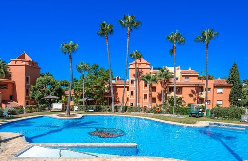 Urbanizacion Hacienda las Chapas Apartment | Apartment 'Dream Days in Marbella' with Mountain View, Wi-Fi and Air Conditioning