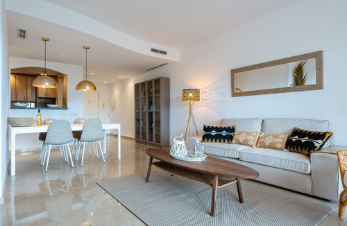 Elviria Apartment | Apartment 'Elveria Hills' with Sea View, Wi-Fi and Air Conditioning