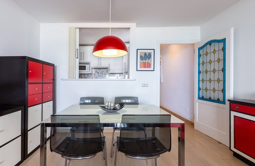 Marbella City Centre Apartment | Apartment 'En 1ª Línea De Playa' with Sea View, Shared Pool and Wi-Fi
