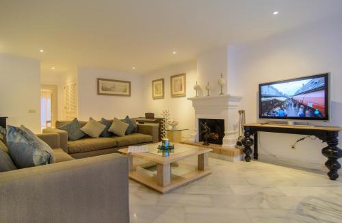 Nikki Beach Apartment | Apartment in White Pearl Beach