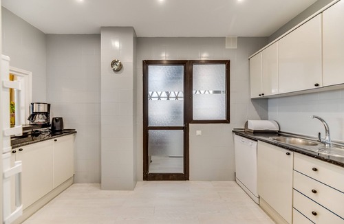 Puerto Banus Apartment | Apartment 'Puerto Banus2 Beachfront and Pools' with Shared Pool, Wi-Fi and Air Conditioning