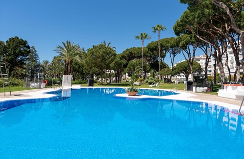 Puerto Banus Apartment | Apartment 'Puerto Banus3 Sandy Beachside' with Shared Pool and Air Conditioning