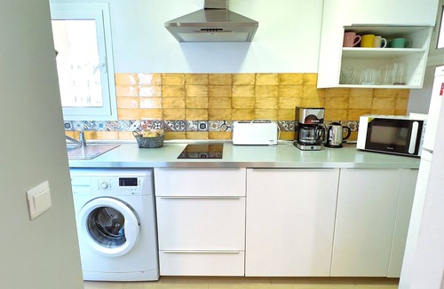 Golden Mile Apartment | Apolo 401 - Modern Renovated 1-Bed Apartment in Edificio Apolo, Marbella Center