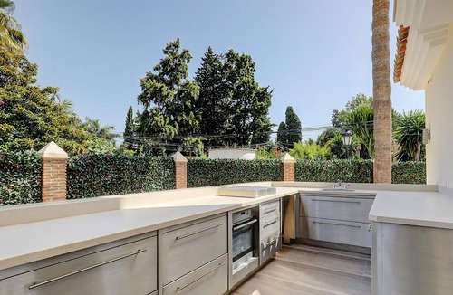San Pedro de Alcantara House | Are you dreaming of an extraordinaire and luxurious vacation on the south coast of Spain?