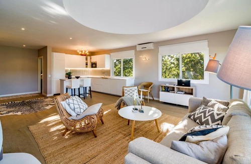 Marbella Apartment | AS12 - Modern Holiday Apartment in Aloha, Marbella
