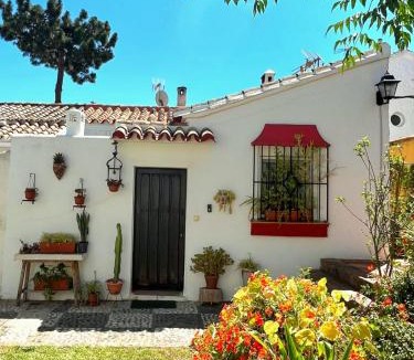 Urbanizacion Pinos Verdes Apartment | Authentic Spanish House with Terrace 10min Beach Walk