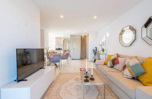 Marbella Apartment | Azahara 1 8B Beautiful apartment frontline golf in popular Aloha