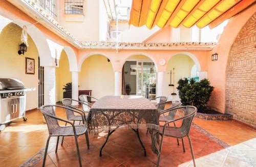 Urbanizacion Costabella Villa | Beach Villa Costanera in Marbella