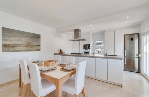 Urbanizacion Pinos Verdes Villa | Beach Villa Marbella close to beach in exclusive area beautiful garden & pool