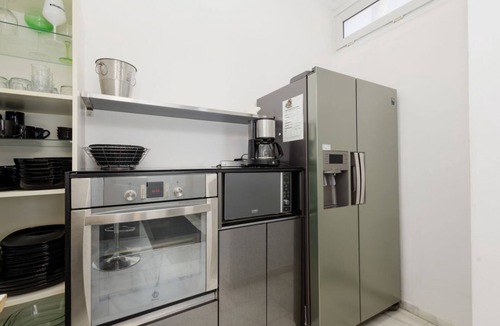 Urbanizacion Costabella Villa | Beachfront villa with heated pool in Costabella, Marbella