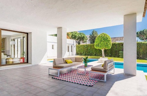 Puerto Banus Villa | Beachside Vacation Home With Private Pool For 10 People! "11"