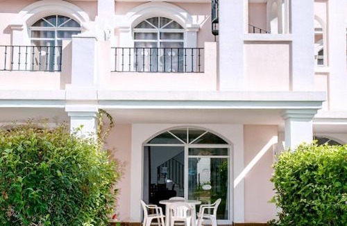 Marbella House | Beautiful 2 Bedroom Townhouse in Aloha Gardens walking distance to Restaurants, Bars and Shops 20