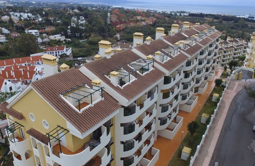 Nueva Andalucia Apartment | Beautiful Apartment in Señorio de Aloha, Puerto Banus, Marbella (up to 4 people)