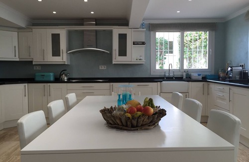 Marbella Villa | Beautiful Family Home walking distance to the beach