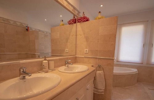 Marbella Apartment | Beautiful holiday apartment in Rio Real, 2 min from the beach