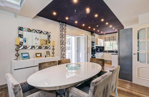 San Pedro de Alcantara House | Beautiful Home In Marbella With 6 Bedrooms, Sauna And Indoor Swimming Pool