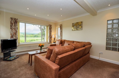 Scarborough Apartment | BEECHWOOD VISTA, family friendly, with a garden in Scarborough