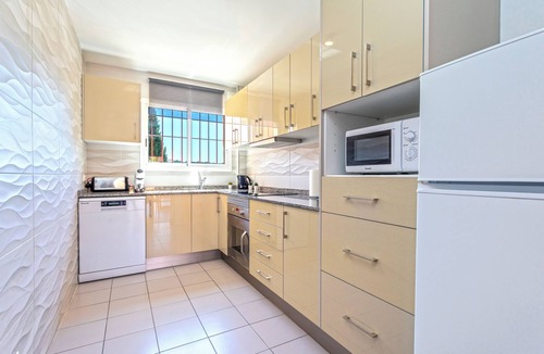 Urbanizacion Hacienda las Chapas Apartment | Bright Cosy Penthouse With 4 Big swimming-Pool and Garage, Elevator, Wi-Fi 🌞