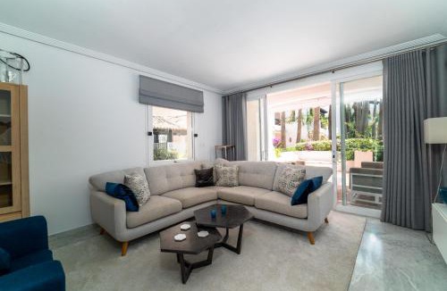 Golden Mile Apartment | BRIGHT NEW APARTMENT IN PUENTE ROMANO
