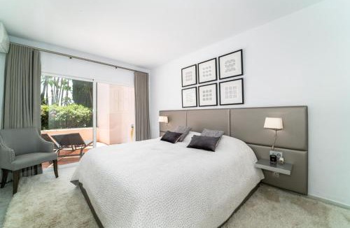 Golden Mile Apartment | BRIGHT NEW APARTMENT IN PUENTE ROMANO